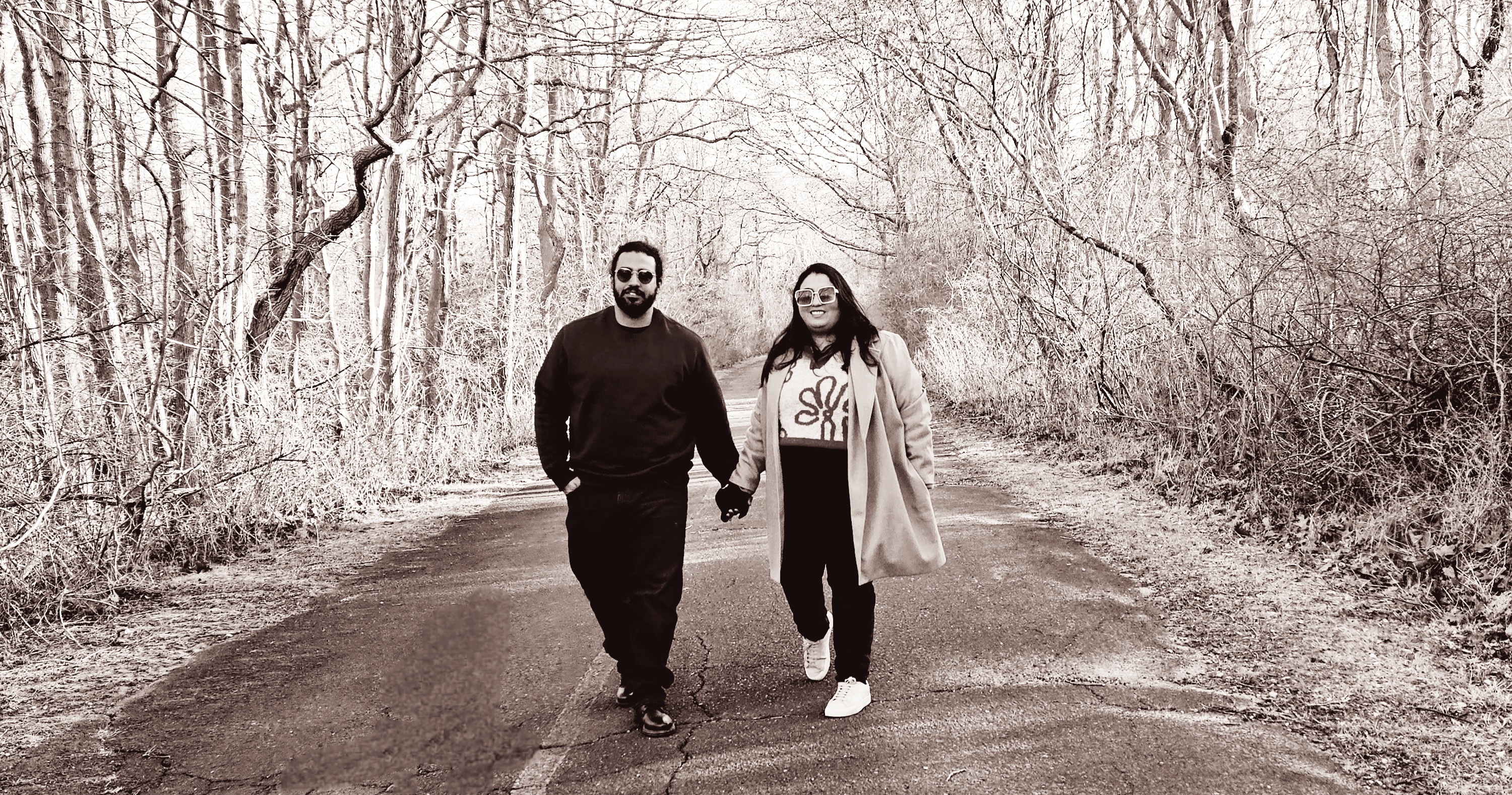 Jess & Mike caminando